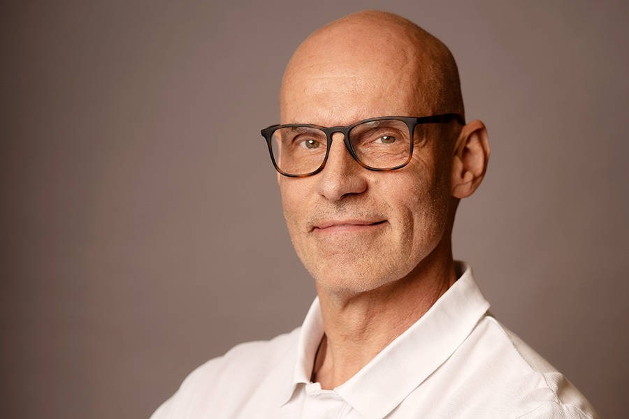 Frank Mildszus ist Facharzt für Allgemeinmedizin und hat sich auf minimalinvasive ästhetische Medizin spezialisiert Frank Mildszus ist Facharzt für Allgemeinmedizin und hat sich auf minimalinvasive ästhetische Medizin spezialisiert